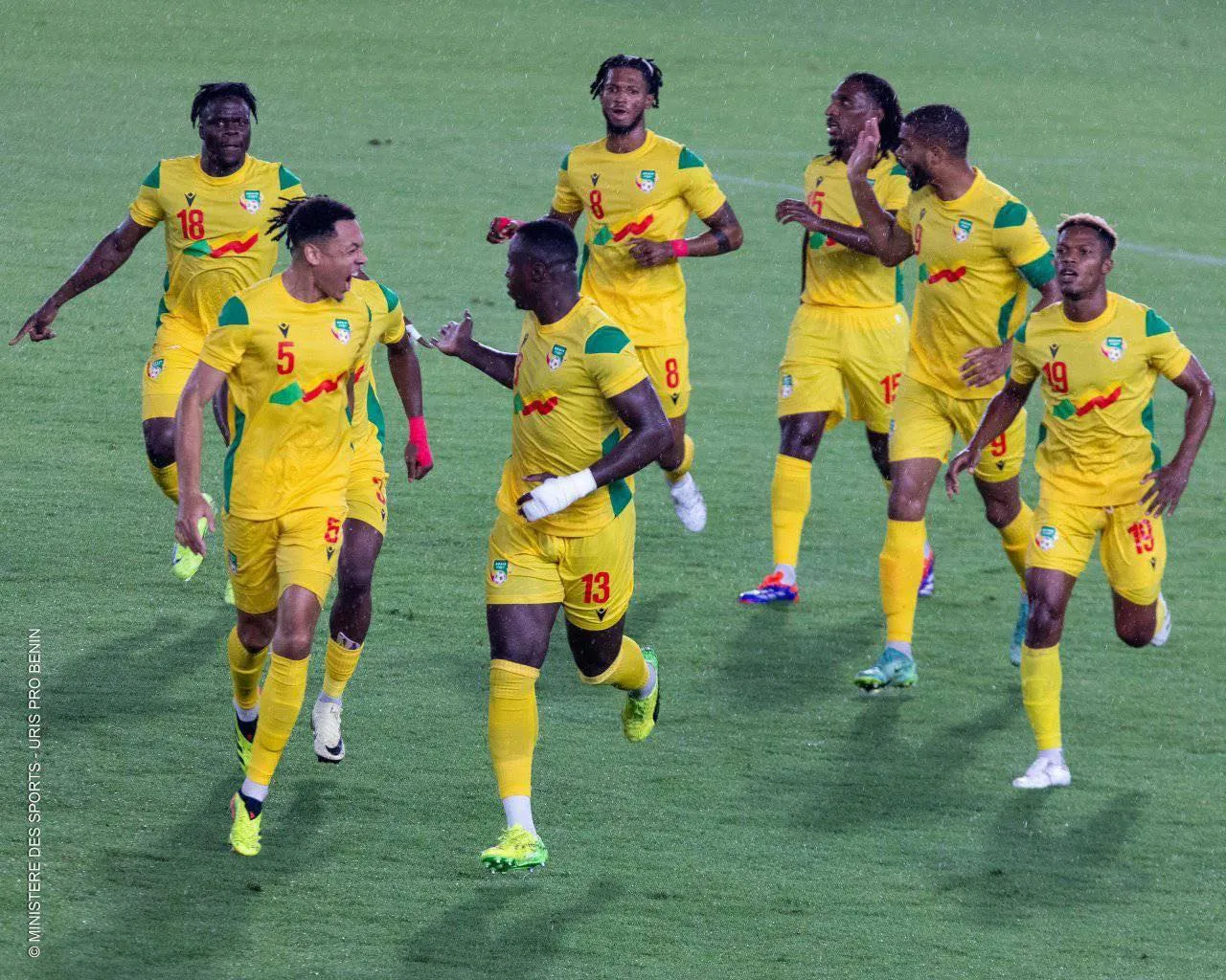 Éliminatoires CAN 2027 : Pourquoi les Guépards du Bénin déménagent au stade d’Ebimpé